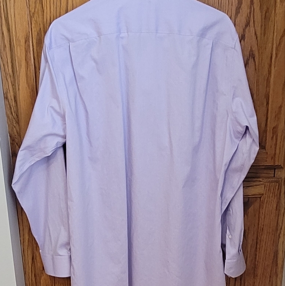 Men's Buttoned Down Lavender Dress Shirt Size 16.5" x 34 - Picture 2 of 4